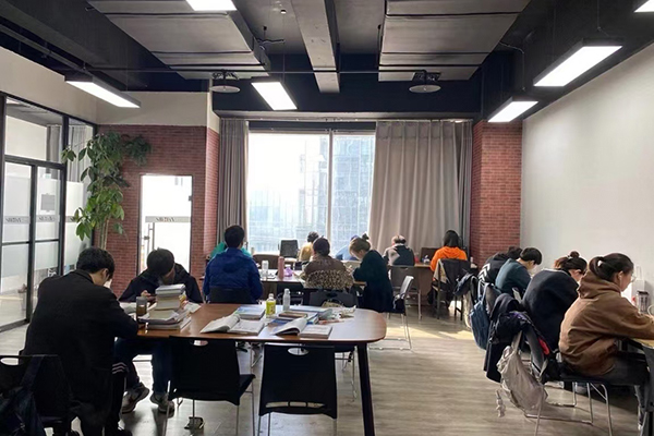 學(xué)員自習(xí)