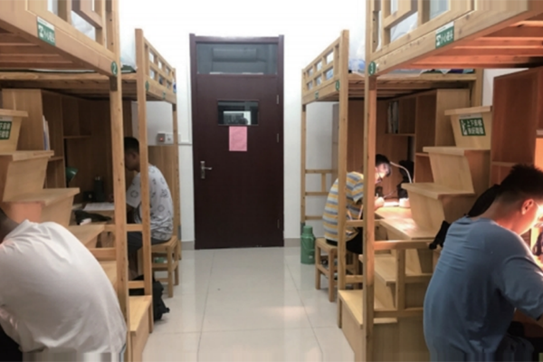 宿舍学习氛围 宿舍学习氛围