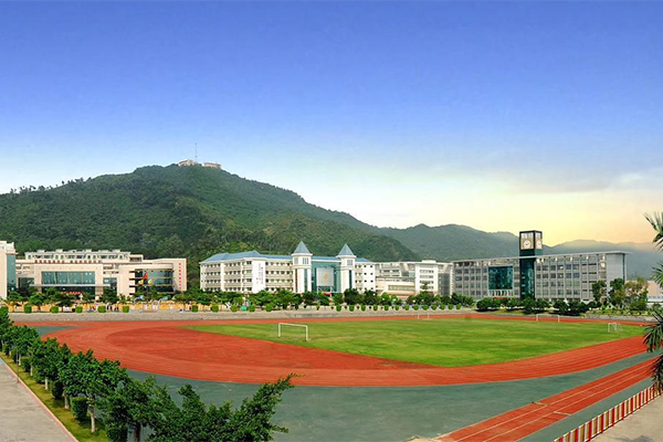 宽阔操场 宽阔操场