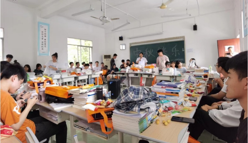 豐富多彩課外活動 豐富多彩課外活動