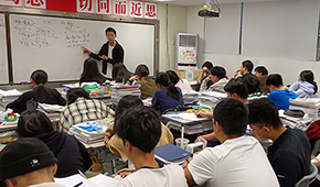 廣州諄學(xué)高考學(xué)校高考復(fù)讀班師資怎樣？授課老師經(jīng)驗(yàn)如何？