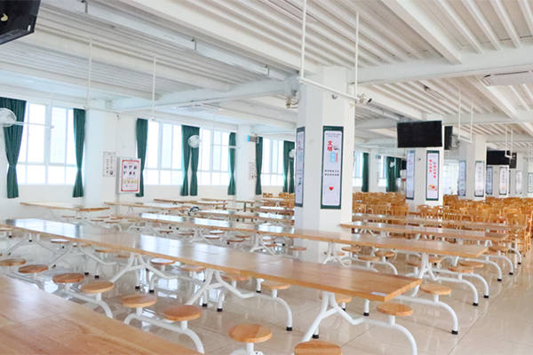 食堂 食堂
