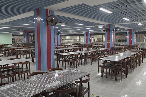 學(xué)校餐廳
