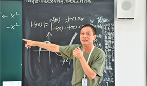 佛山听音湖实验学校高考复读班一年学费多少？