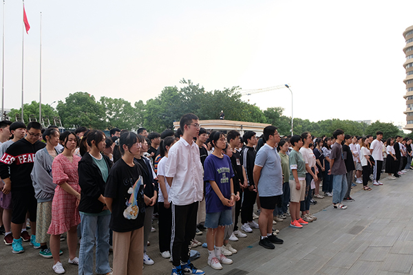 操场集合 操场集合