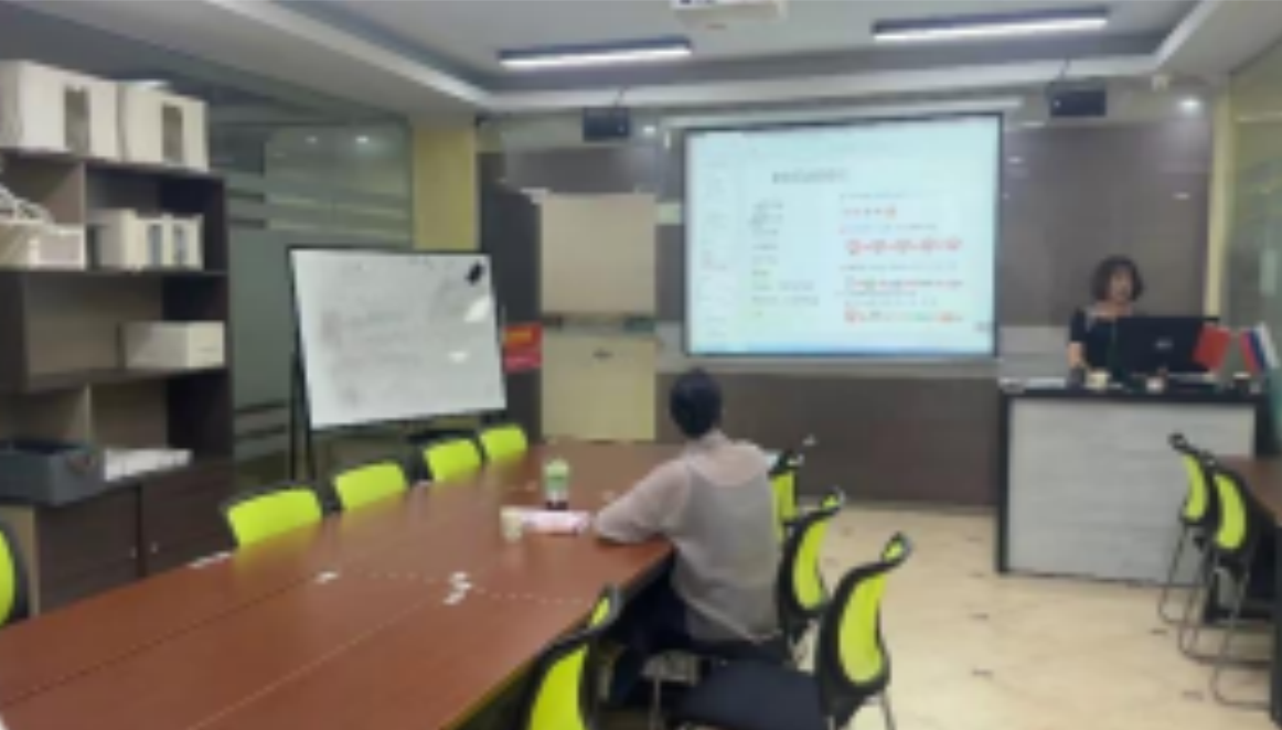 技術(shù)理論培訓(xùn)場(chǎng)地 技術(shù)理論培訓(xùn)場(chǎng)地