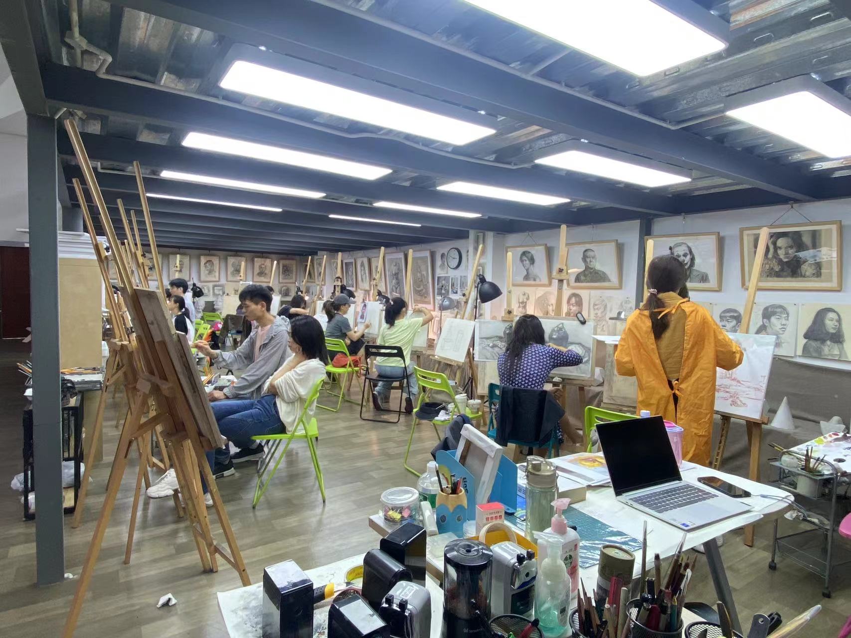 高中藝考預(yù)科教學(xué)場景