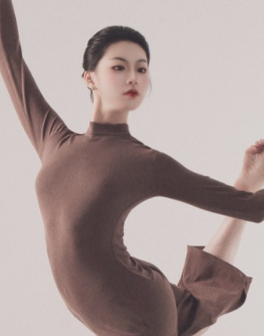 高級(jí)中國(guó)舞老師:王婧栩老師 高級(jí)中國(guó)舞老師:王婧栩老師