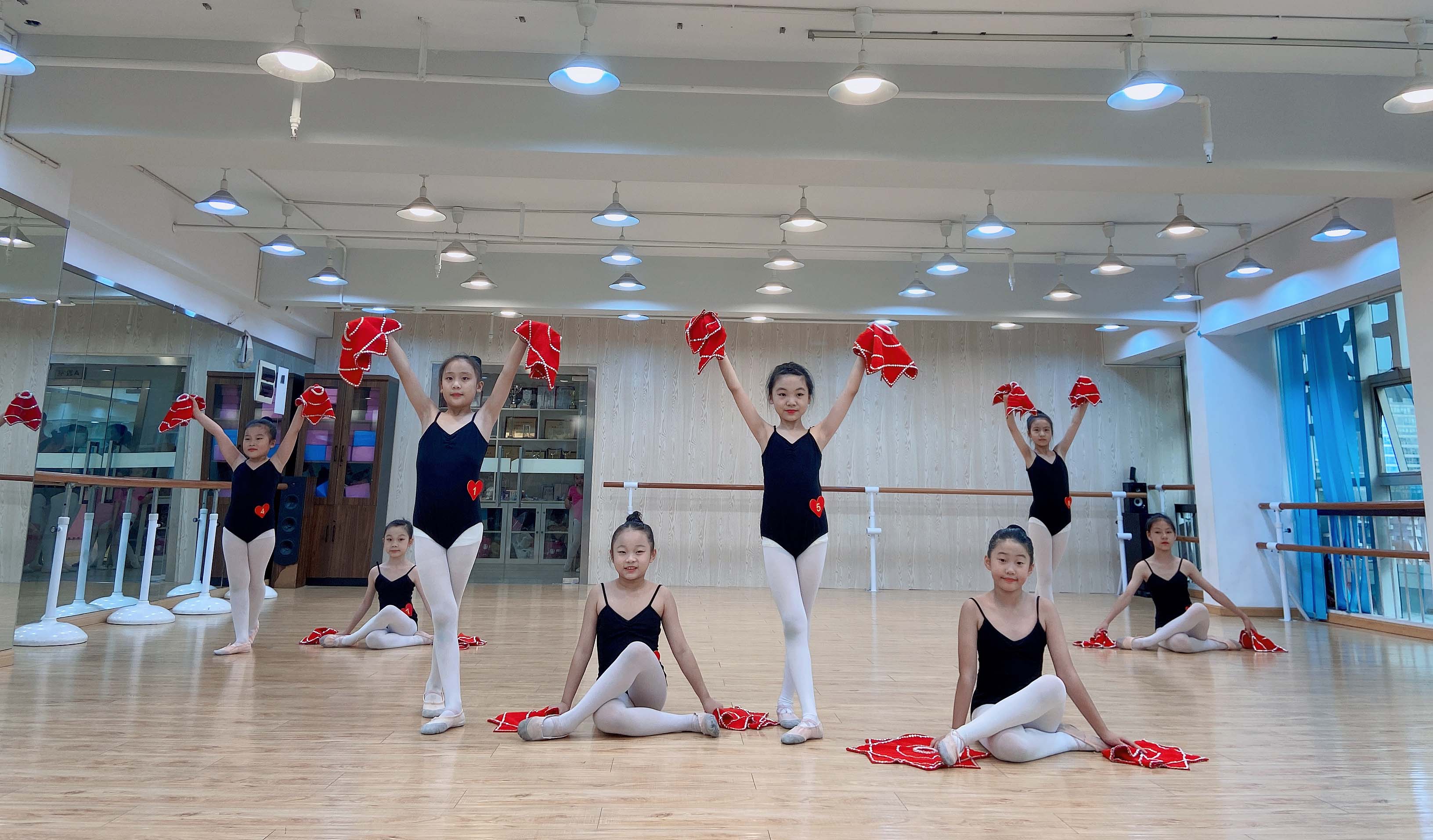 杭州利姿舞蹈學(xué)校師資專業(yè)嗎？教學(xué)經(jīng)驗如何？