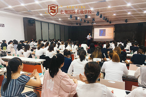 課堂環(huán)境 課堂環(huán)境