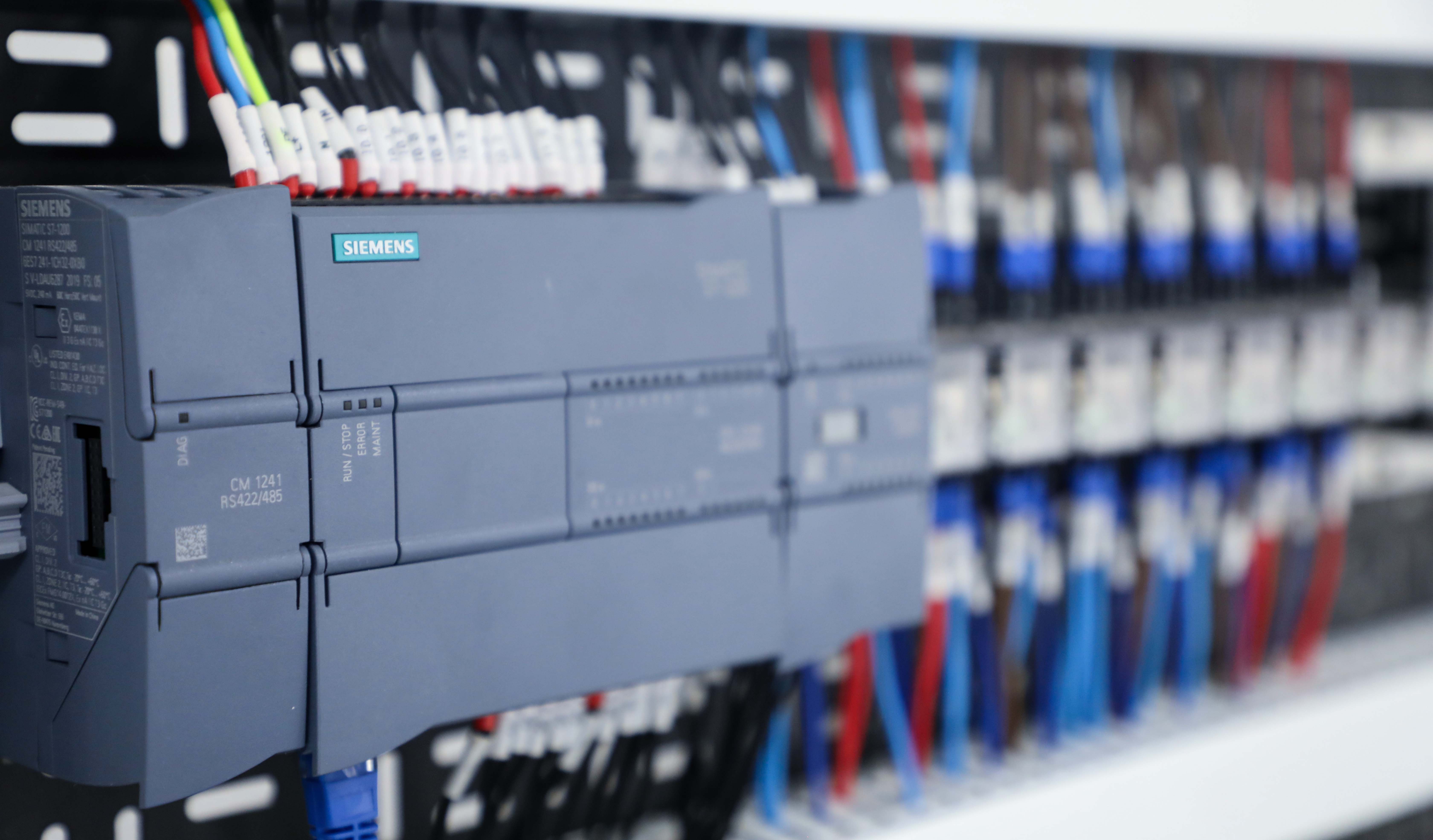 天津金巍PLC編程課程學(xué)什么？適合零基礎(chǔ)嗎？