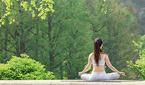 为什么大家在焦虑的时候学习瑜伽？瑜伽对自身有什么帮助？