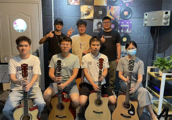 吉他 吉他