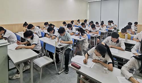 中考成績不理想，怎么申請復讀？