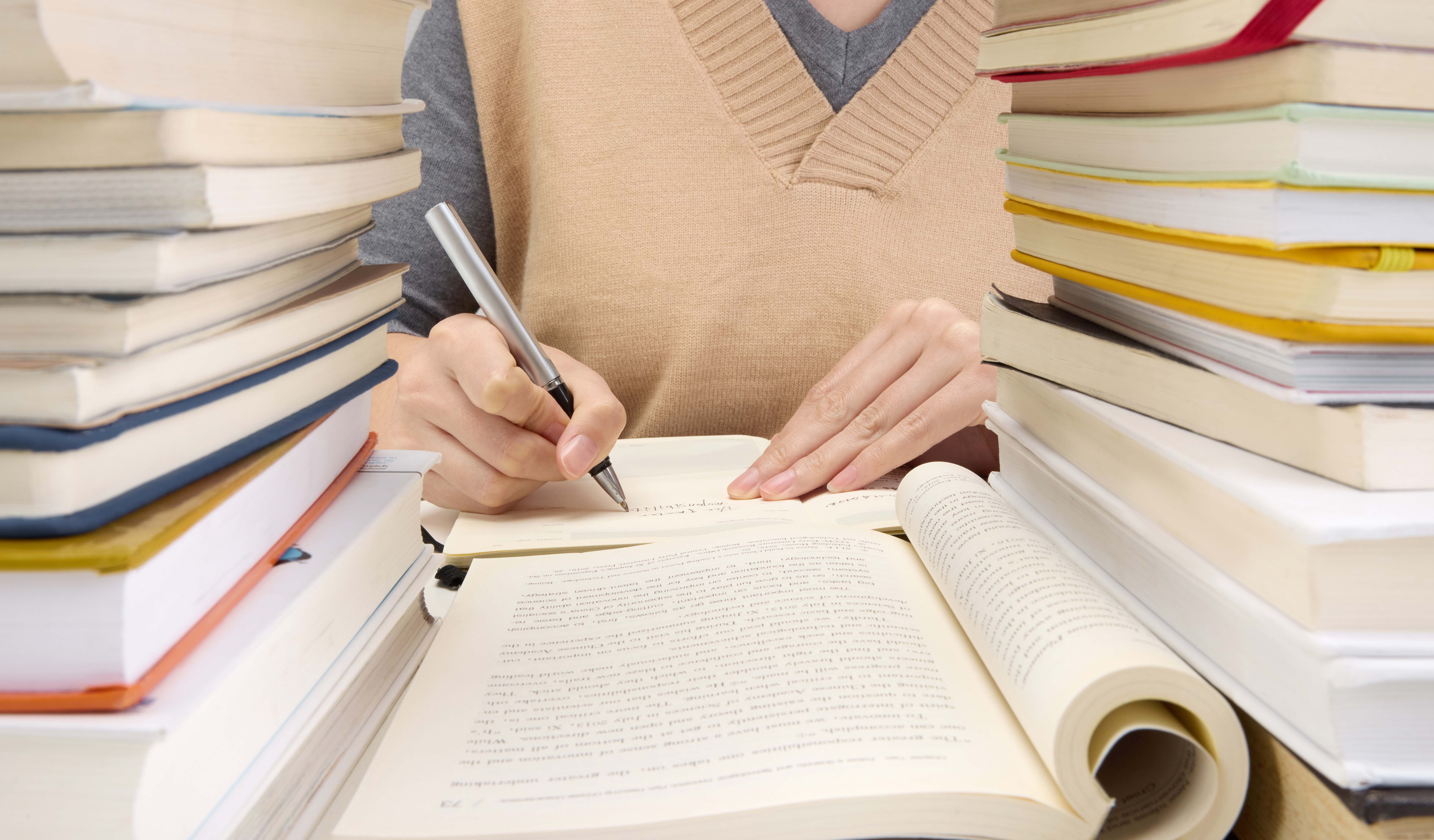 托?？荚噧?nèi)容有什么？如何備考？