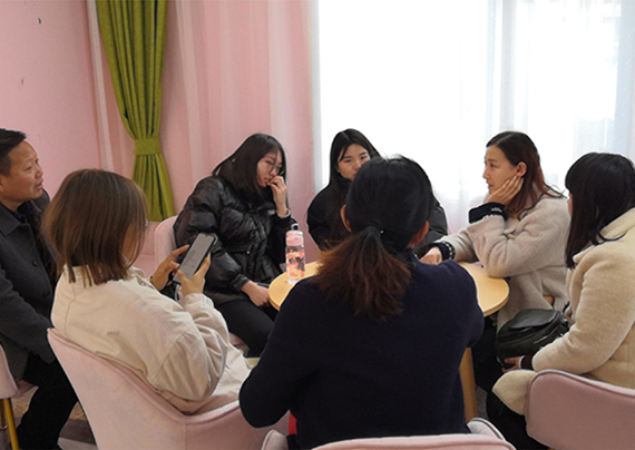 家長監(jiān)督團(tuán)