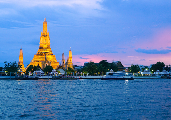 曼谷湄南河黄昏夜景 曼谷湄南河黄昏夜景