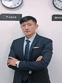 英语老师：雷东青