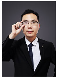 高校講師：陳劍毅