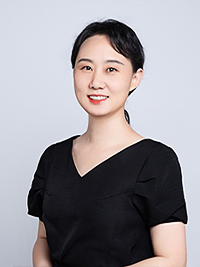 高級講師：周雪峰