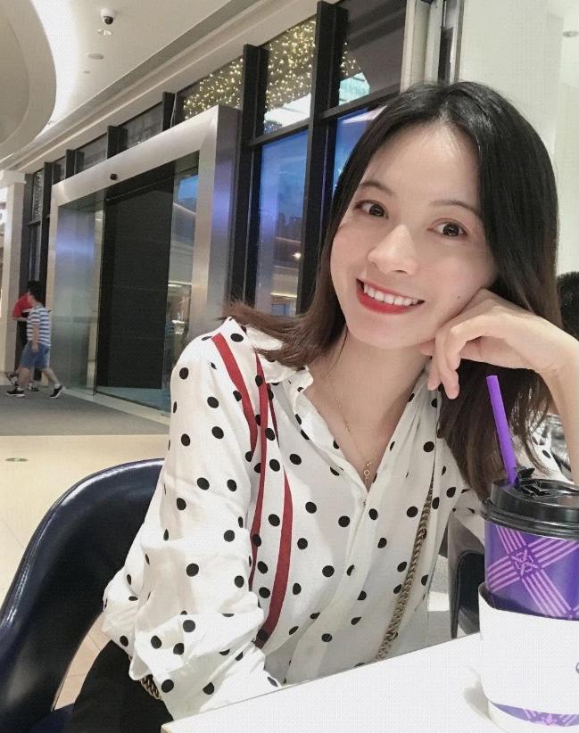教师简介 (5) 教师简介 (5)