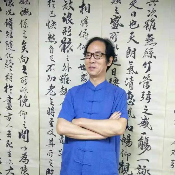 美术教师：成关正