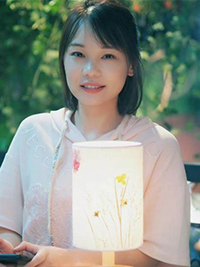 資深英語老師：劉亮晶  Yummy