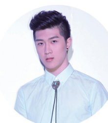 播音老师： 何政成