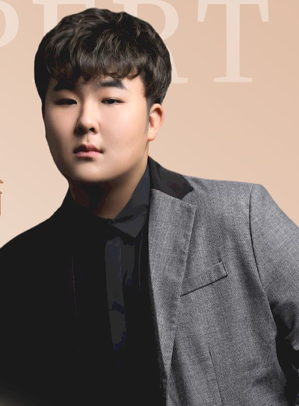 高级彩妆讲师：轩轩老师