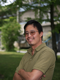 学生关怀主管：安东尼 乐 余