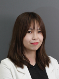 英語(yǔ)教師：楊斯亮