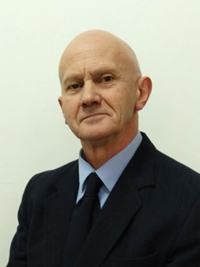 英語(yǔ)老師：Emlyn Evans 