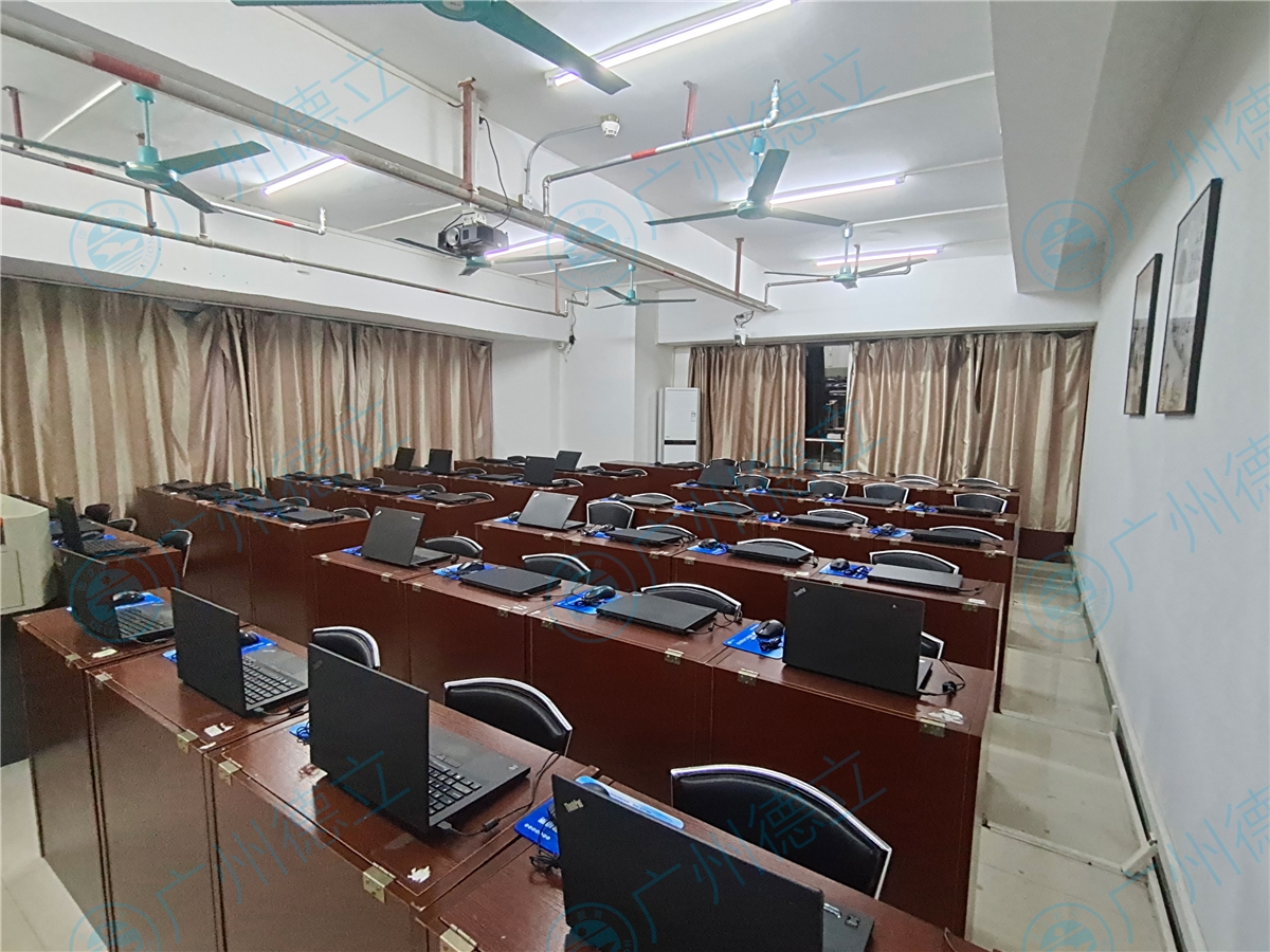 學(xué)校環(huán)境