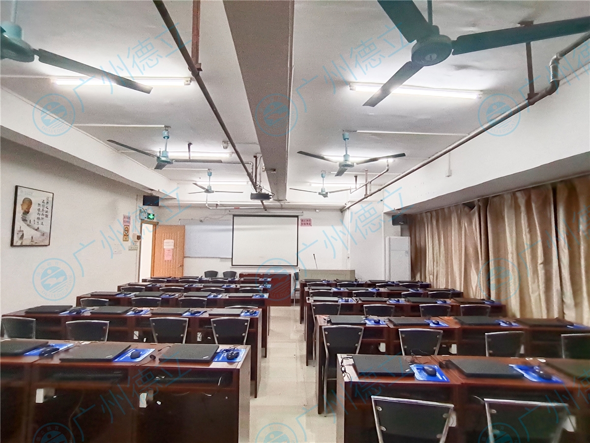 學(xué)校環(huán)境