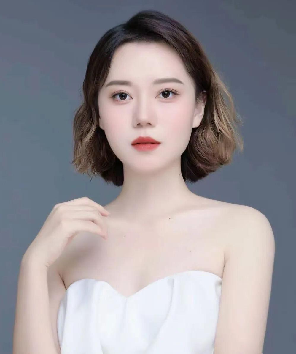 播音主持专业教师：曹晴