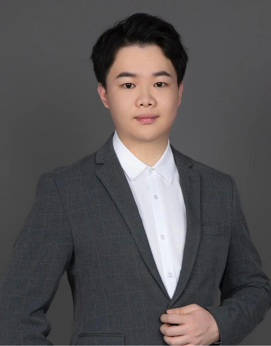 播音主持专业教师：程浚辉