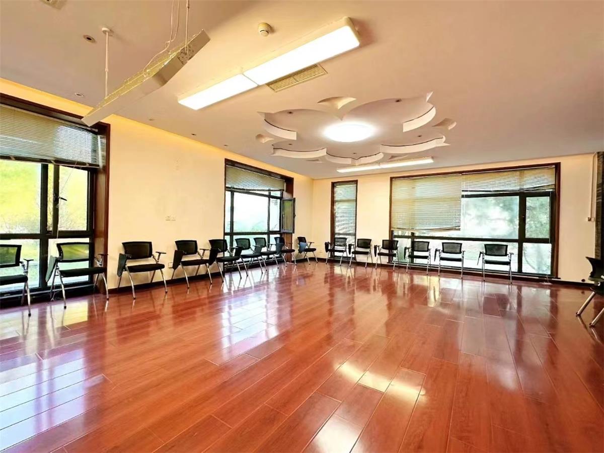 教學(xué)場(chǎng)地