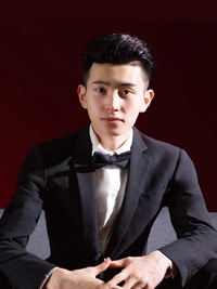 拉丁舞教師：何舉鵬