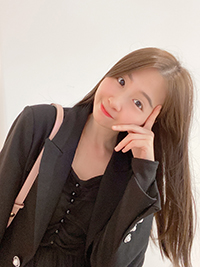 姓名：劳绮玲   座右铭：师的人格就是教育工作中的一切 