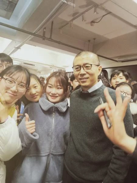 组织学生参加南大毕飞宇教授讲座