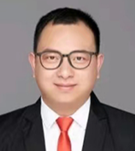 语文组长 胡椿佶