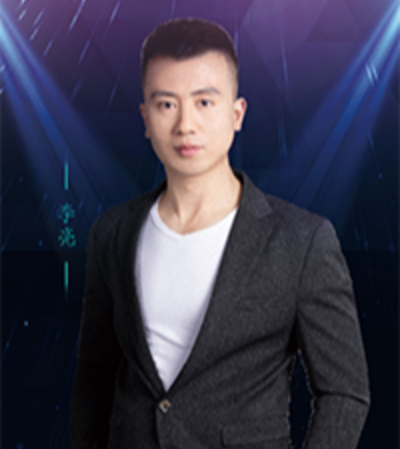 教练 李亮