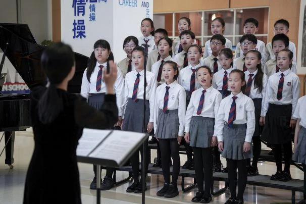 学生合唱：校园艺术节大型合唱演出