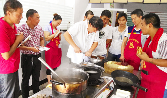 河南满口香餐饮培训中心课堂风采一览