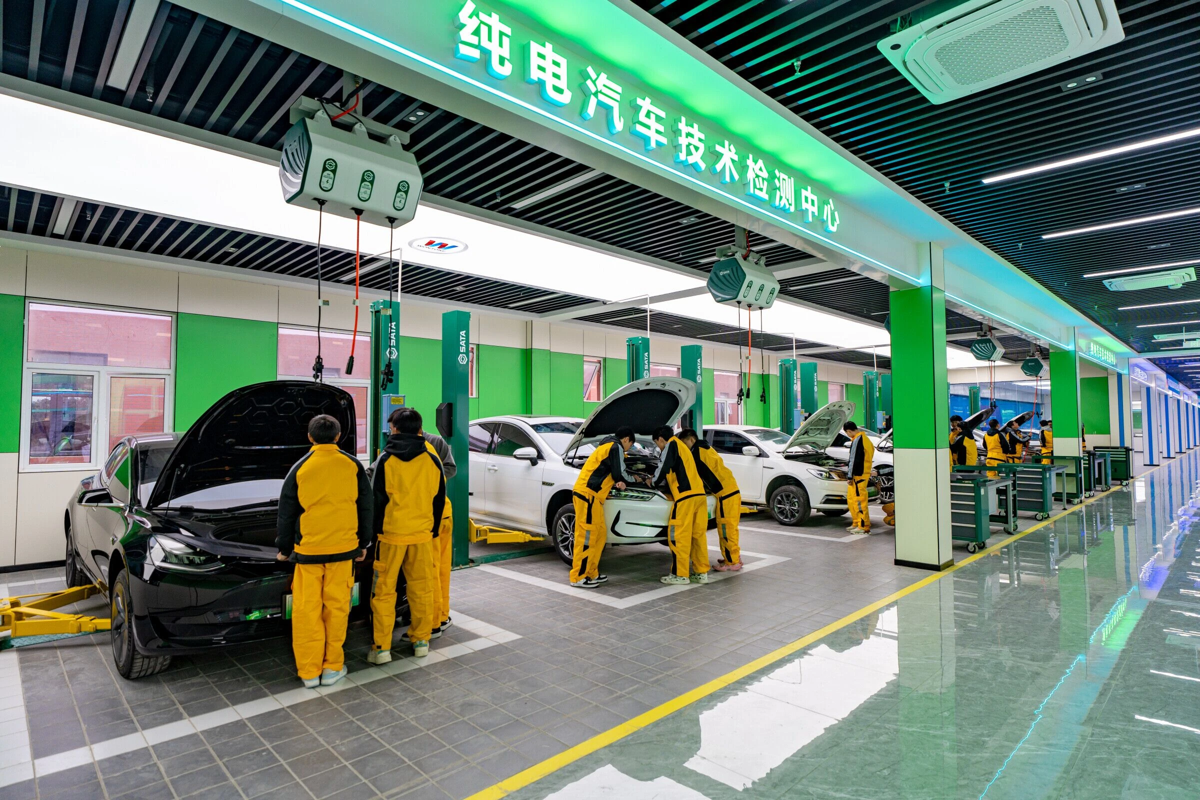 新能源汽车维修教学