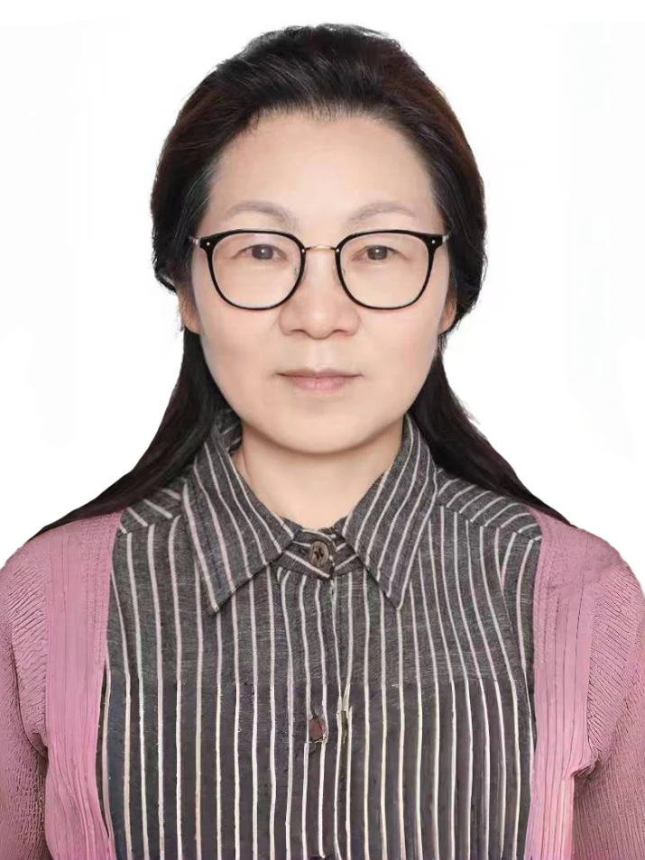 方圆艺术高中德育主任-李明