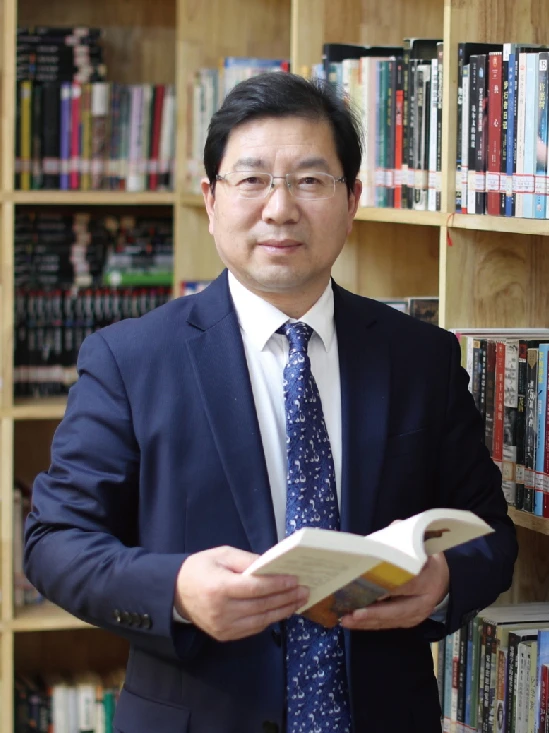申屠永庆校长，思想政治学科领衔专家