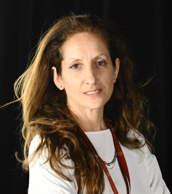 传媒老师：Alejandra Cetrangolo