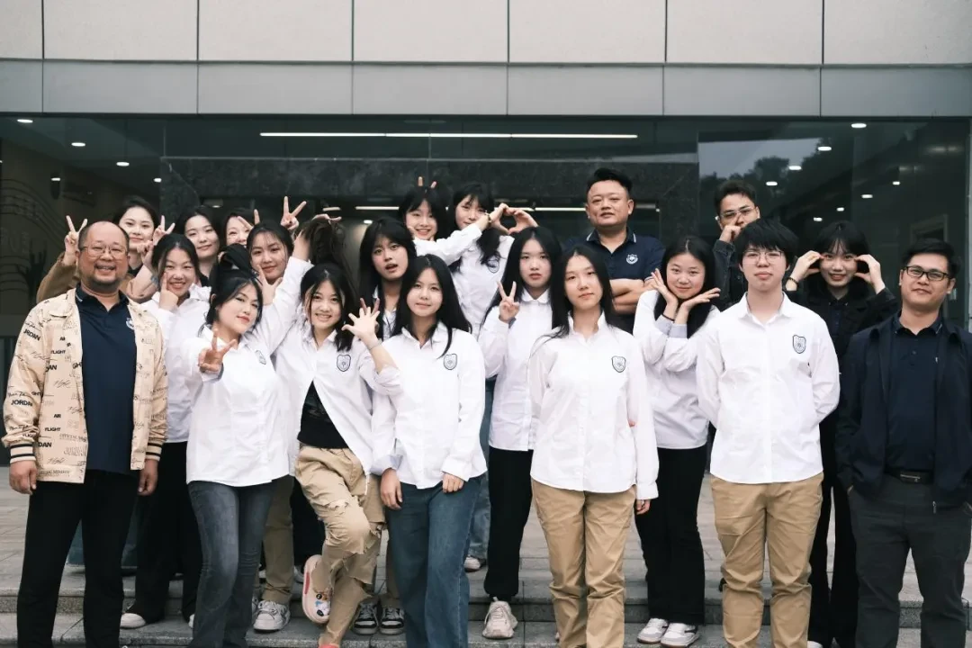 学员合照 - 课堂互动瞬间
