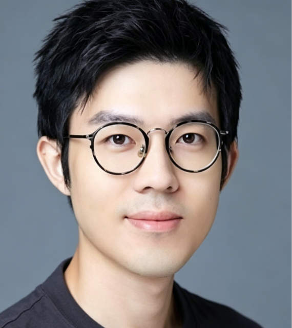顾问 Louis